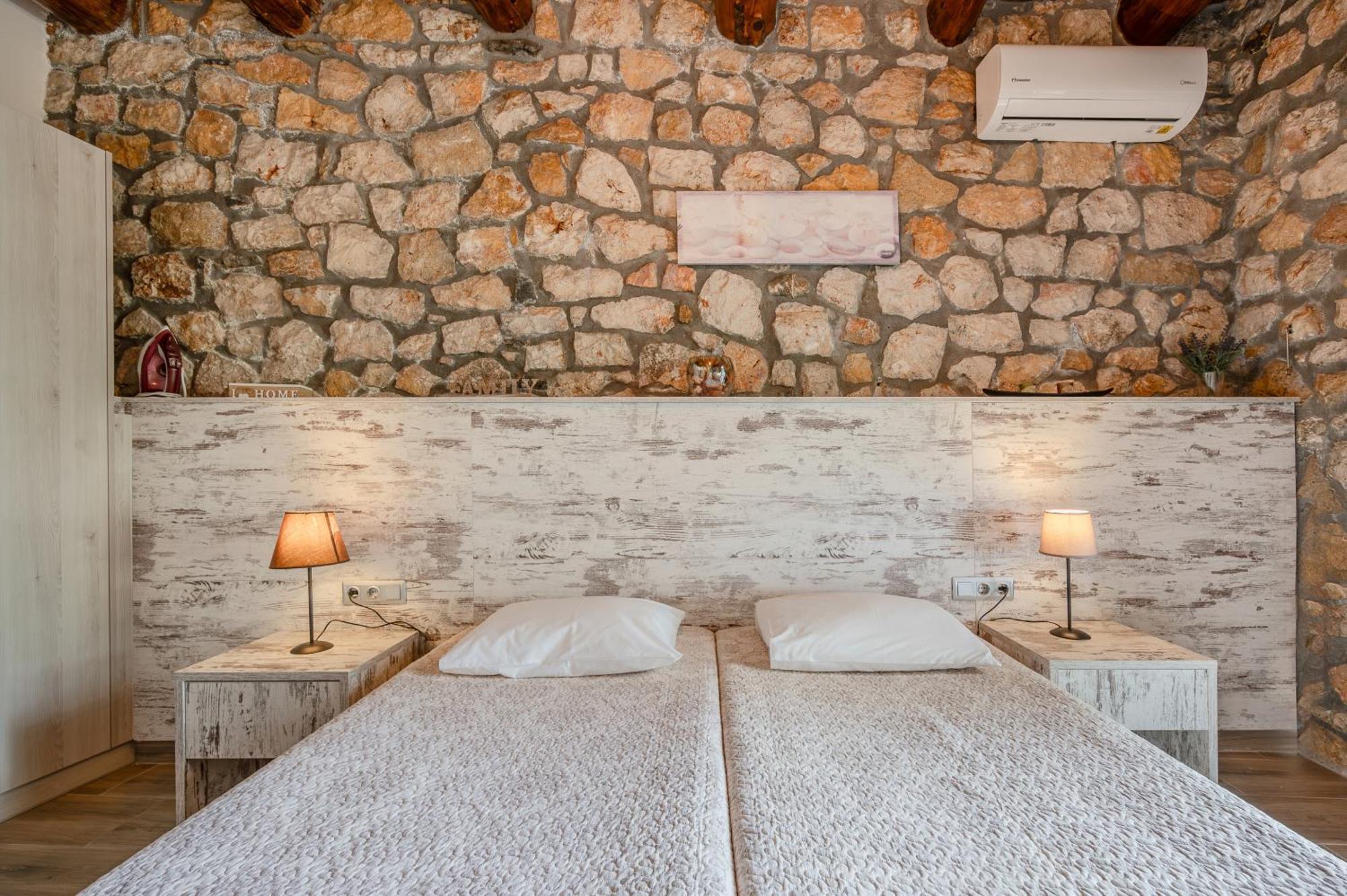 Souda Bay Cottage Плакиас Экстерьер фото
