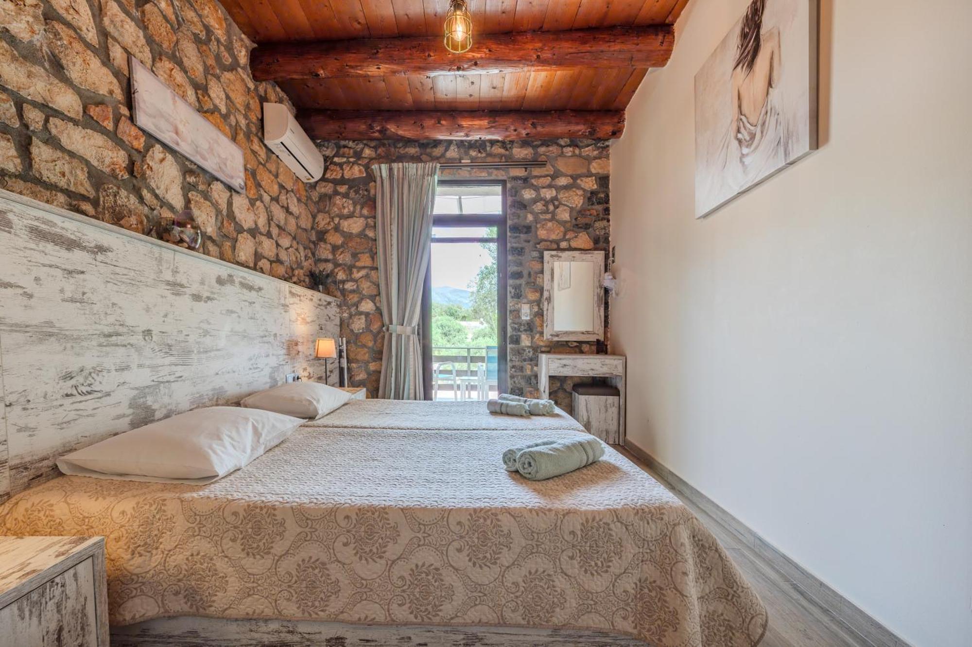 Souda Bay Cottage Плакиас Экстерьер фото